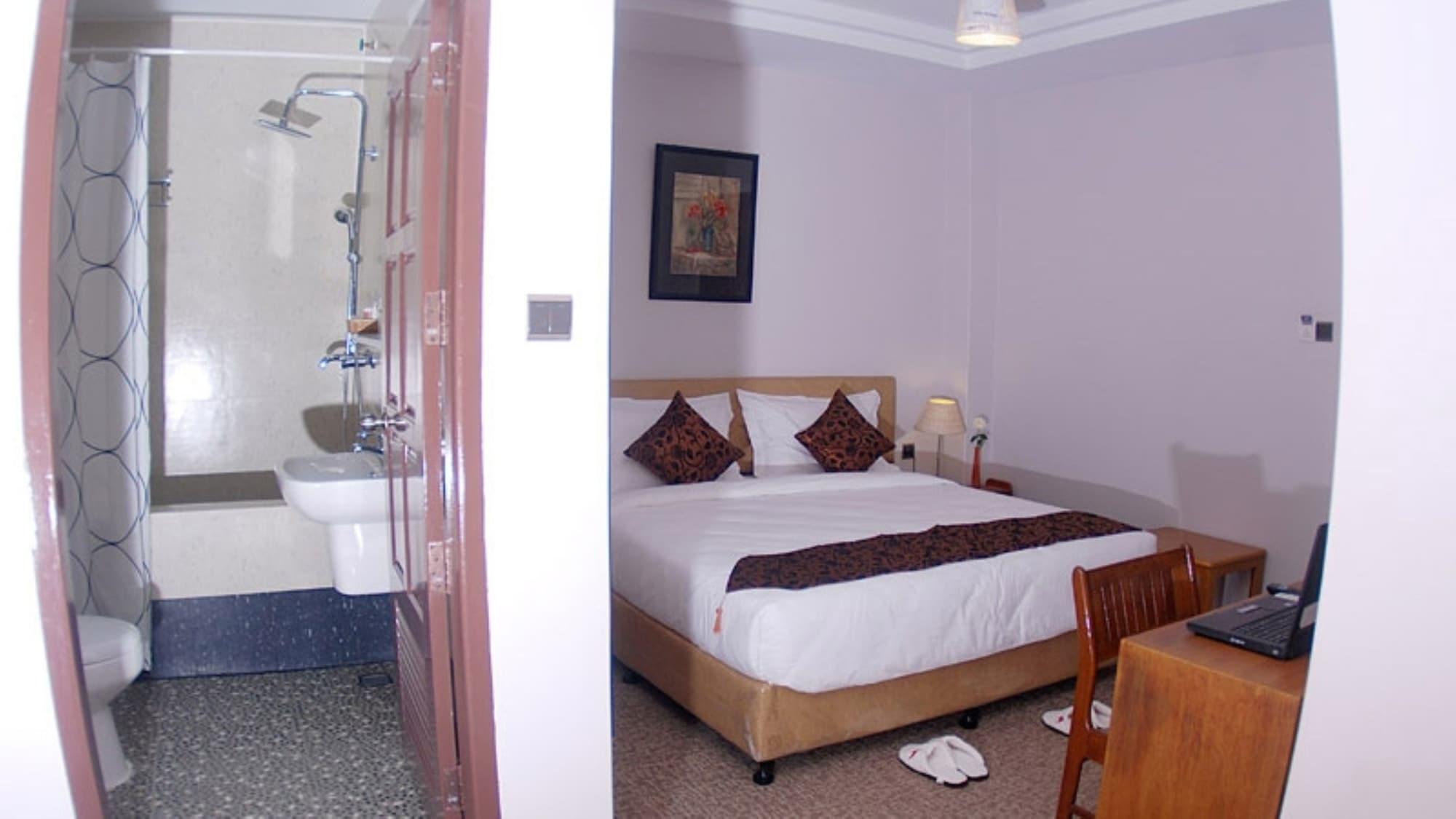 Holiday Hotel Rangun Kültér fotó