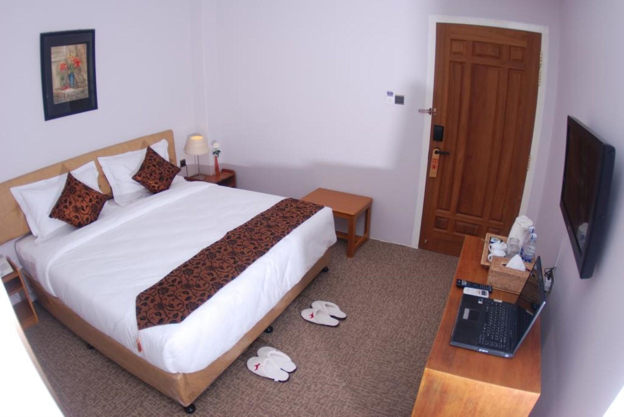 Holiday Hotel Rangun Kültér fotó