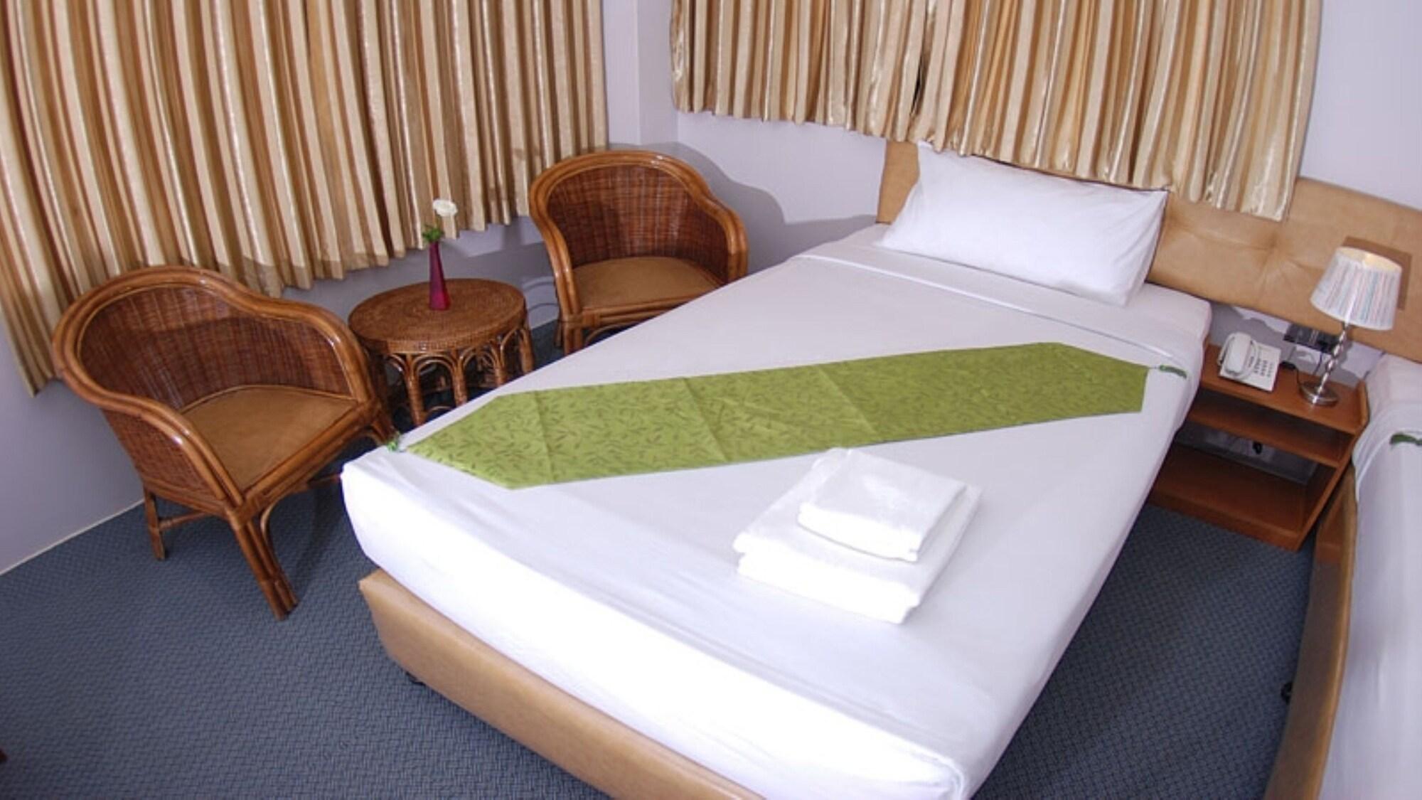 Holiday Hotel Rangun Kültér fotó