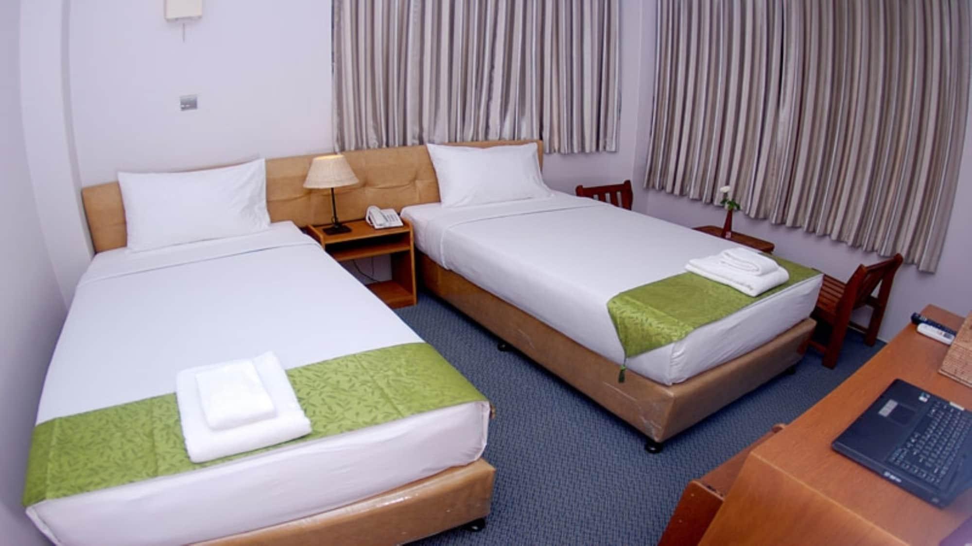 Holiday Hotel Rangun Kültér fotó